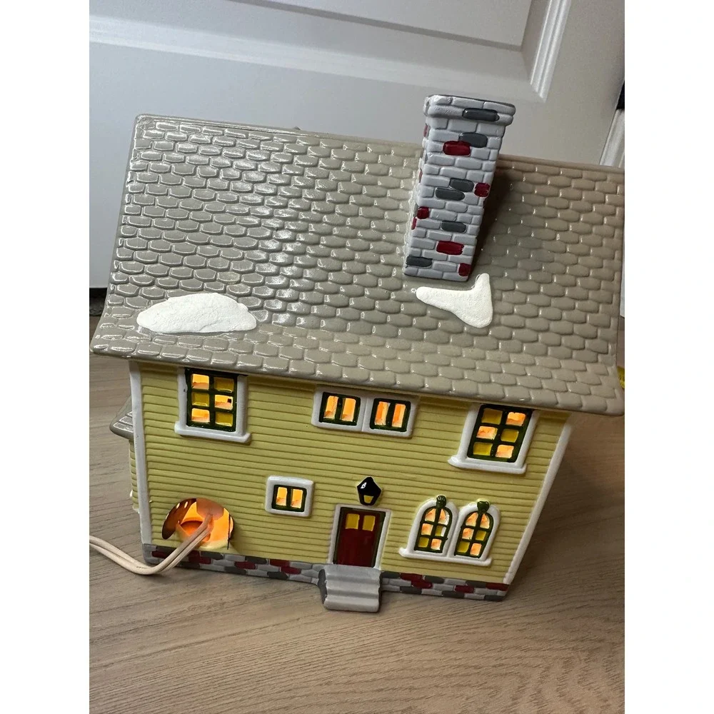 Dept 56 Snow Village The Doctor's House 5143-8